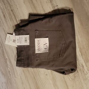 Gloria V Amanda NWT